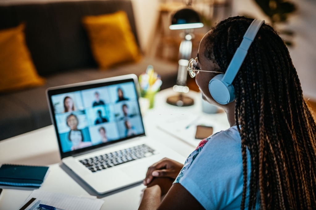 How to design and lead a virtual internship program?